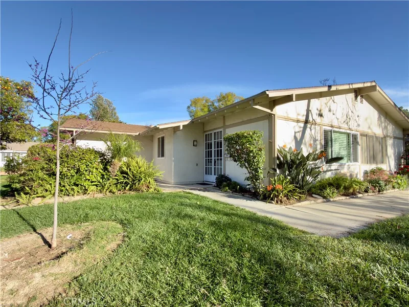 251 Calle Aragon D, Laguna Woods, CA 92637