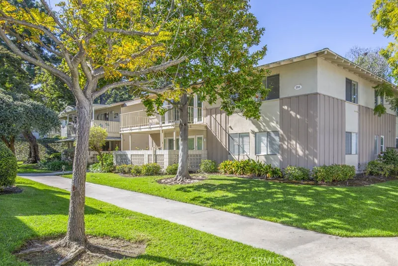 255 Calle Aragon Q, Laguna Woods, CA 92637