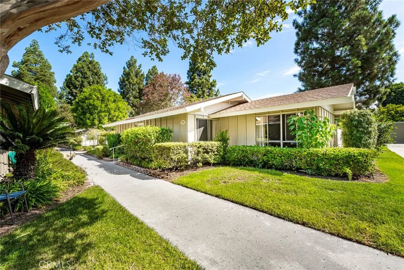 305 Avenida Sevilla A, Laguna Woods, CA 92637