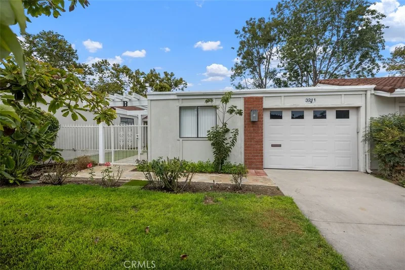 3211 Via Buena Unit B, Laguna Woods, CA 92637