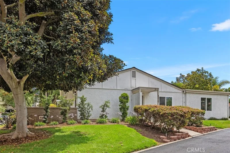 3236 San Amadeo A, Laguna Woods, CA 92637