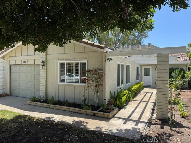 3238 San Amadeo C, Laguna Woods, CA 92637