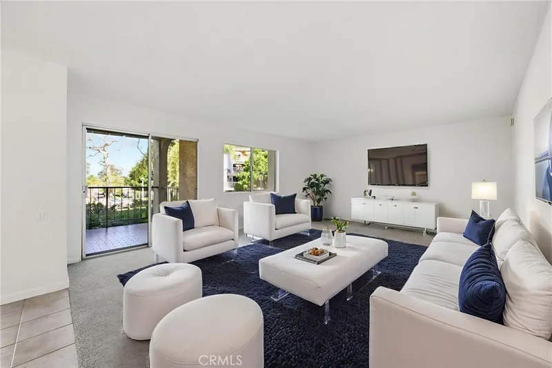 3243 San Amadeo 1F, Laguna Woods, CA 92637