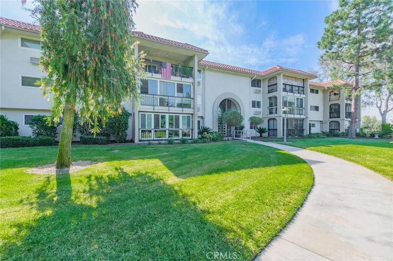 3244 San Amadeo 2C, Laguna Woods, CA 92637