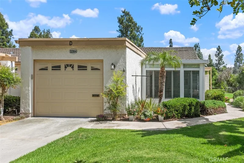3284 San Amadeo D, Laguna Woods, CA 92637