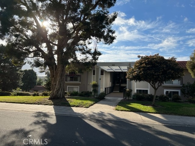 Private cul de sac location. - 3300 Via Carrizo O, Laguna Woods CA 92637 - photo 1
