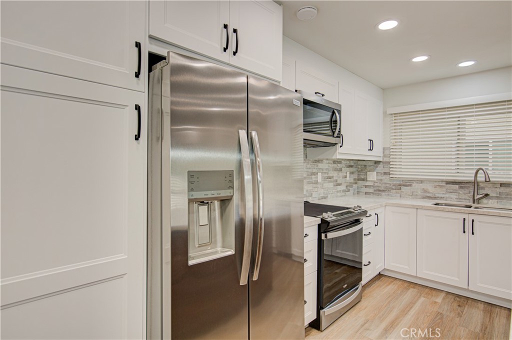 Newer appliances - 3310 Via Carrizo Q, Laguna Woods CA 92637 - photo 14