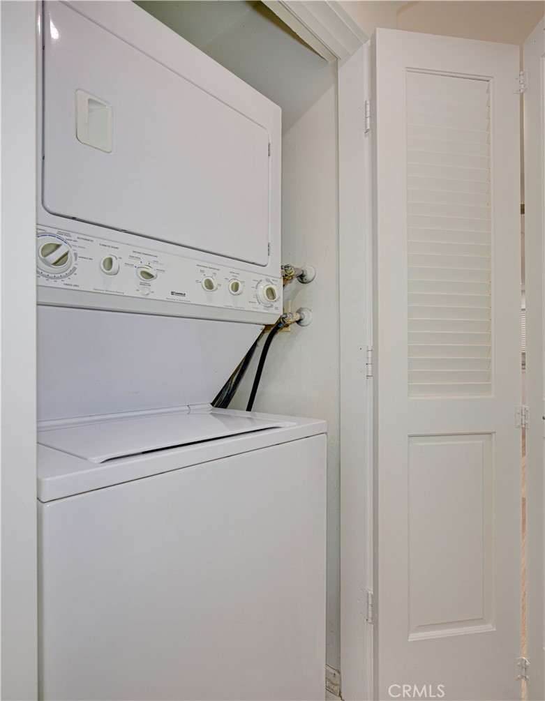 Washer/Dryer in hallway closet - 3310 Via Carrizo Q, Laguna Woods CA 92637 - photo 28