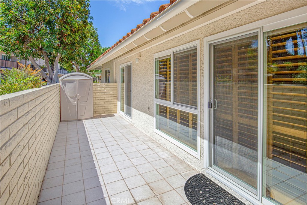 Large private patio - 3310 Via Carrizo Q, Laguna Woods CA 92637 - photo 35