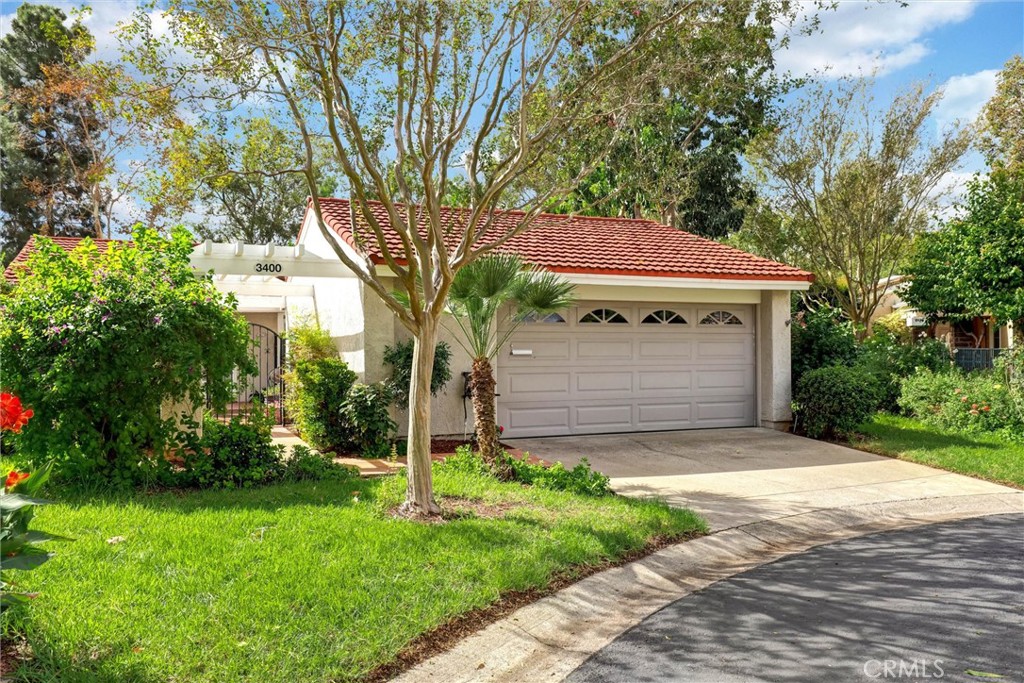 Beautiful Andaluz model home - 3400 Punta Alta A, Laguna Woods CA 92637 - photo 2