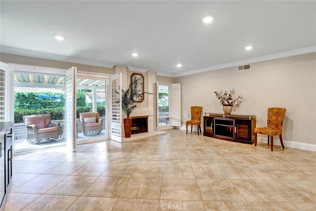 Diagonal tile adds stylish visual appeal - 3400 Punta Alta A, Laguna Woods CA 92637 - photo 17