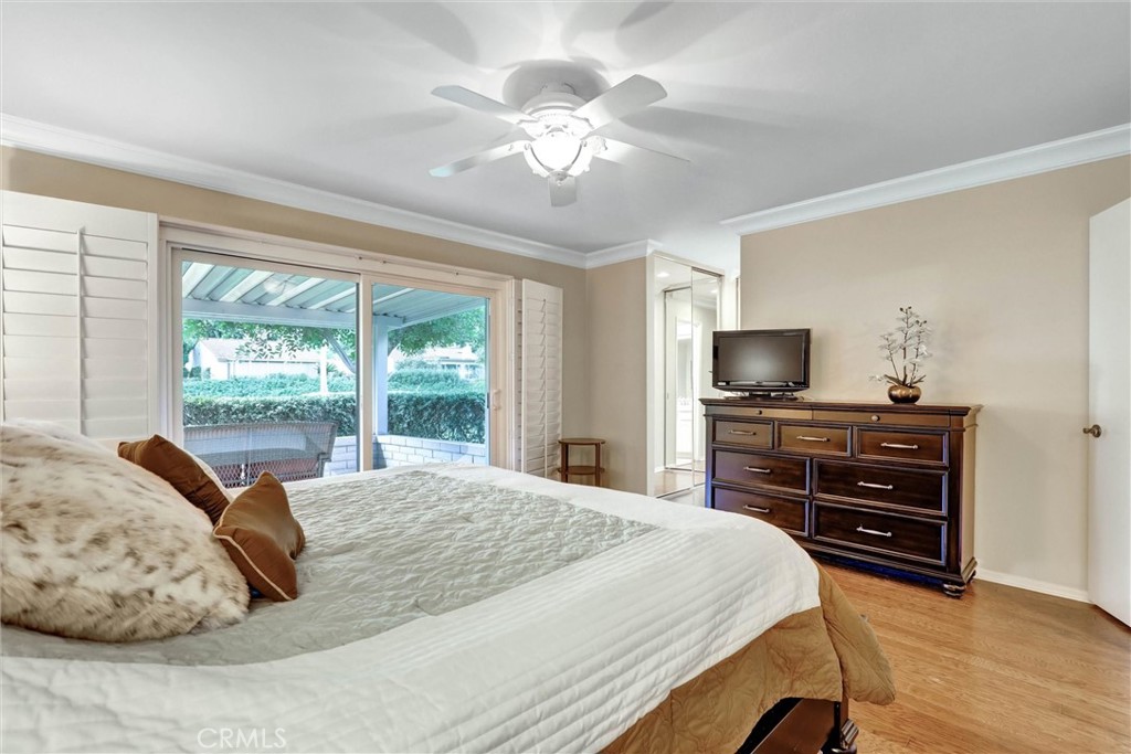 Ceiling fan, crown molding - 3400 Punta Alta A, Laguna Woods CA 92637 - photo 25