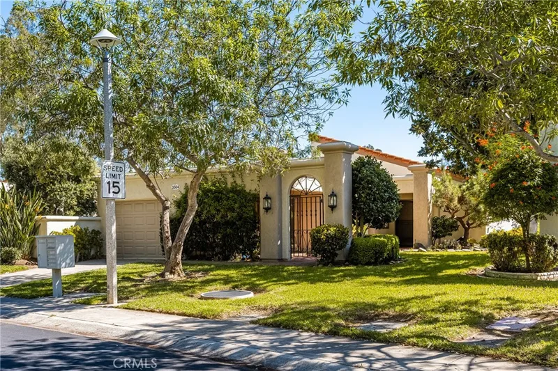 3504 Bahia Blanca W C, Laguna Woods, CA 92637