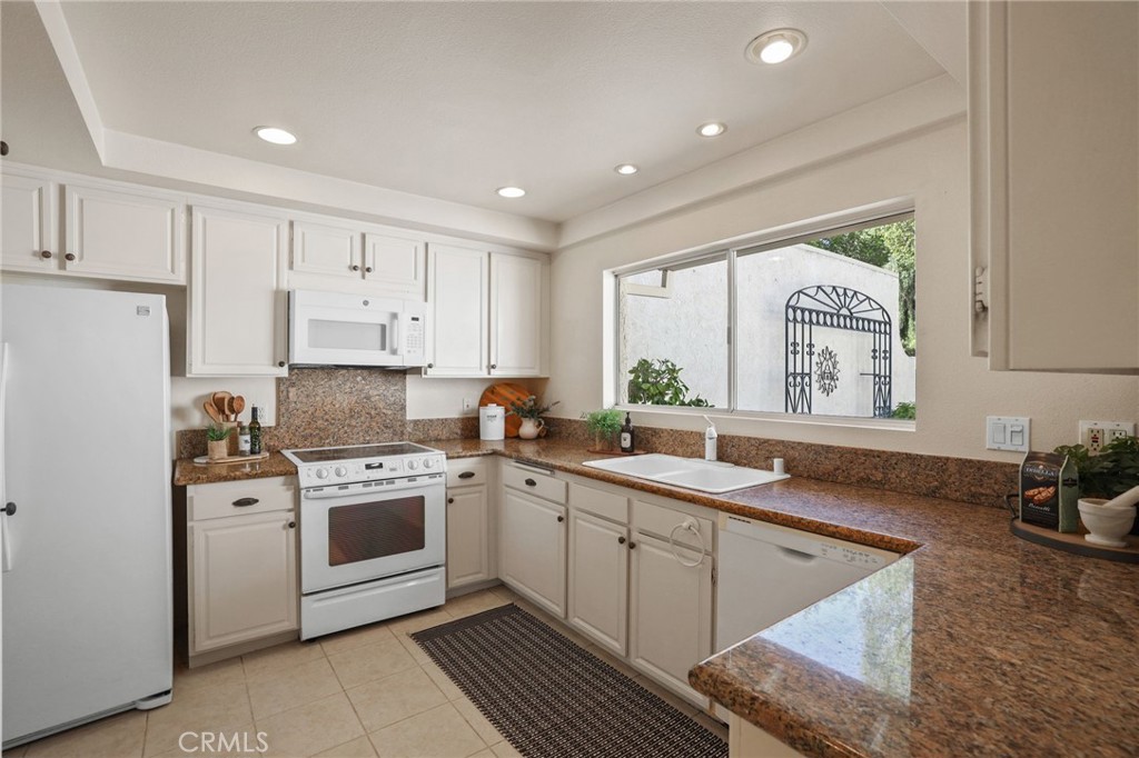 3516 Bahia Blanca W B, Laguna Woods CA 92637 - photo 11