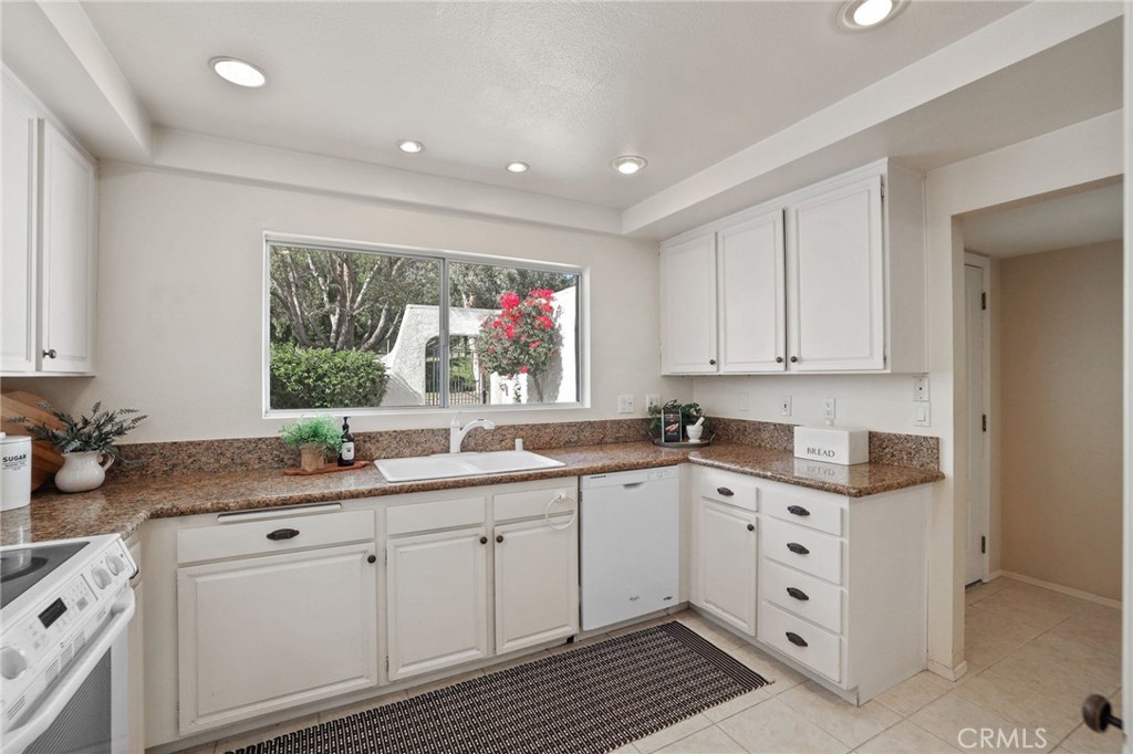3516 Bahia Blanca W B, Laguna Woods CA 92637 - photo 12