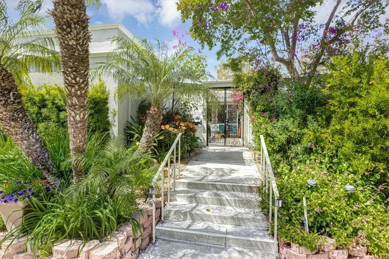 359 Avenida Castilla A, Laguna Woods, CA 92637