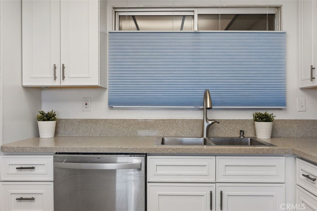 Ample counter space. - 4013 Calle Sonora Oeste Unit 2E, Laguna Woods CA 92637 - photo 17