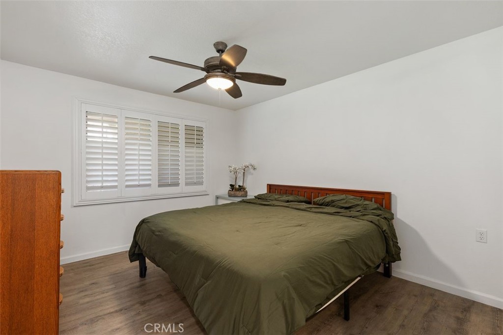 Secondary bedroom perfect for guests or home office. - 4013 Calle Sonora Oeste Unit 2E, Laguna Woods CA 92637 - photo 31