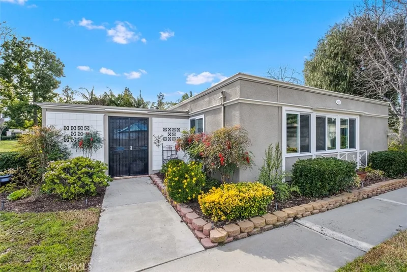 420 Ave Castilla B, Laguna Woods, CA 92637