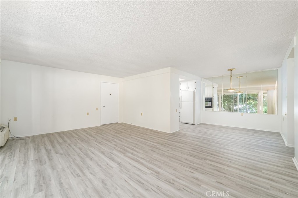 Open dining area - 476 Calle Cadiz O, Laguna Woods CA 92637 - photo 7