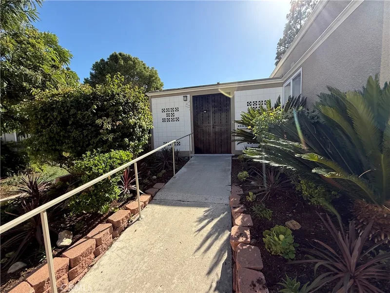 494 Calle Cadiz B, Laguna Woods, CA 92637