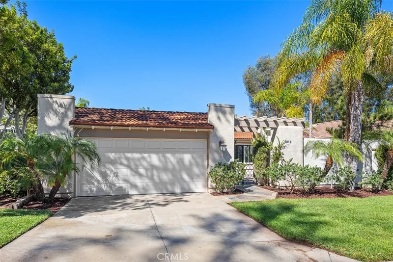 5011 Duverney, Laguna Woods, CA 92637