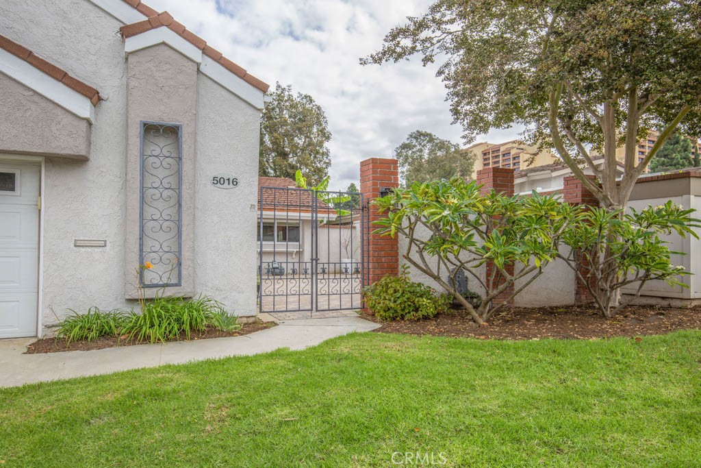Entry gate to residence. - 5016 Jardin, Laguna Woods CA 92637 - photo 2