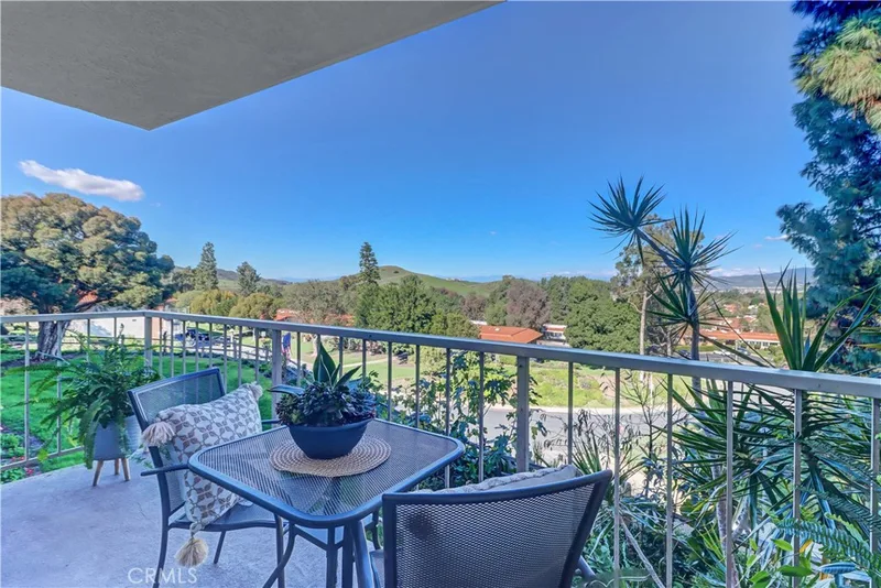 5369 Algarrobo 2D, Laguna Woods, CA 92637