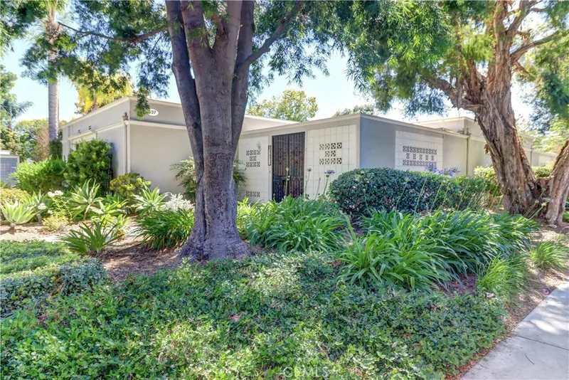 537 VIA ESTRADA C, Laguna Woods, CA 92637