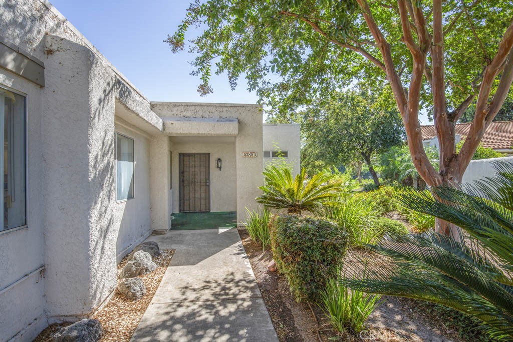 Path leading to the front door. - 5380 Avenida Sosiega B, Laguna Woods CA 92637 - photo 3