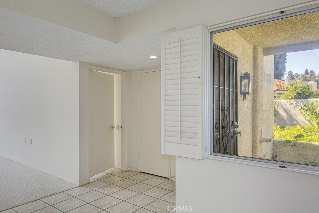 Entry to the right-side bedroom and bathroom. - 5380 Avenida Sosiega B, Laguna Woods CA 92637 - photo 20