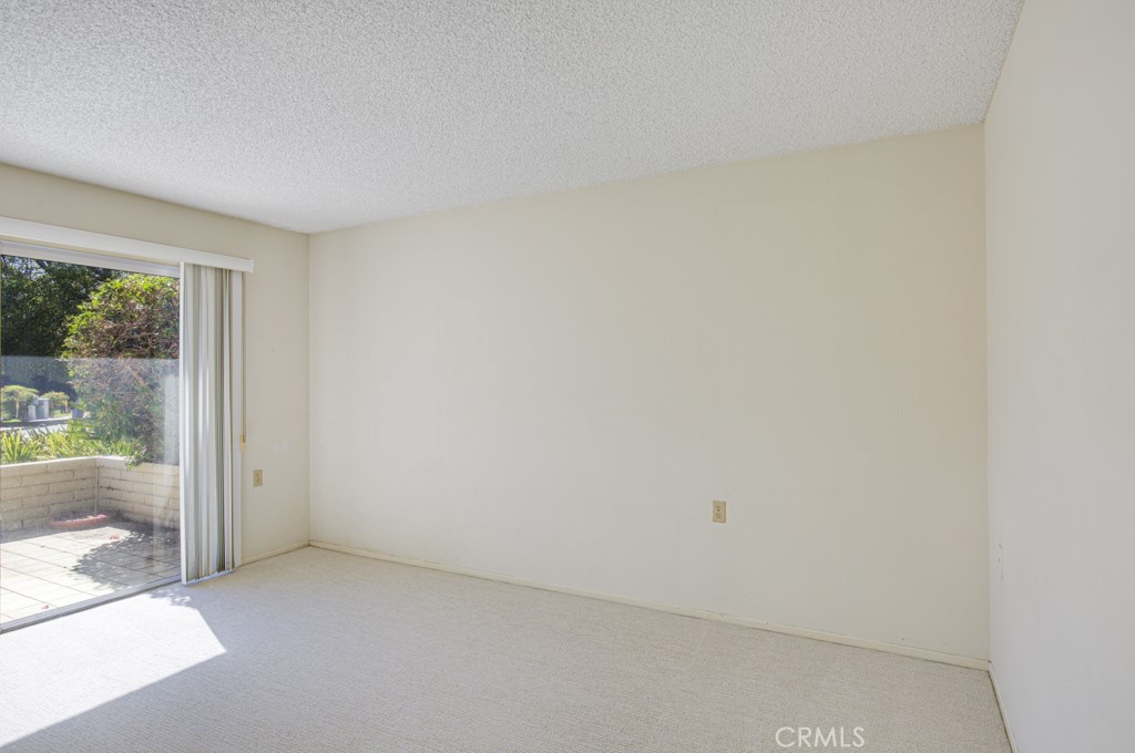 Right side bedroom. - 5380 Avenida Sosiega B, Laguna Woods CA 92637 - photo 21