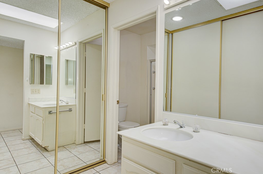 Right side bathroom. - 5380 Avenida Sosiega B, Laguna Woods CA 92637 - photo 24