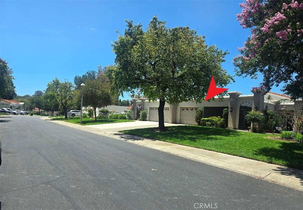 What a wonderful place to be called home. Very quiet cul-de-sac in an excellent neighborhood. - 5389 Paseo Del Lago W B, Laguna Woods CA 92637 - photo 1