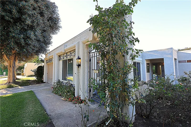 5483 Paseo Del Lago W C, Laguna Woods, CA 92637