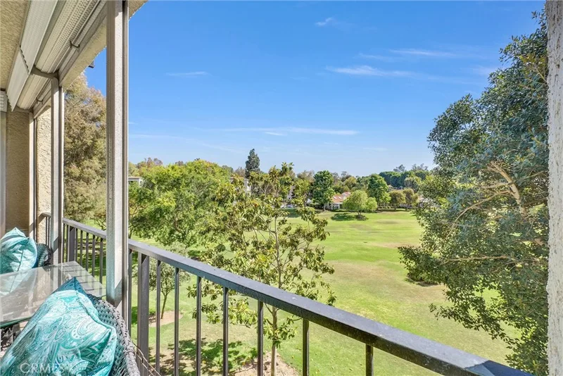 5510 Paseo Del Lago W 2D, Laguna Woods, CA 92637