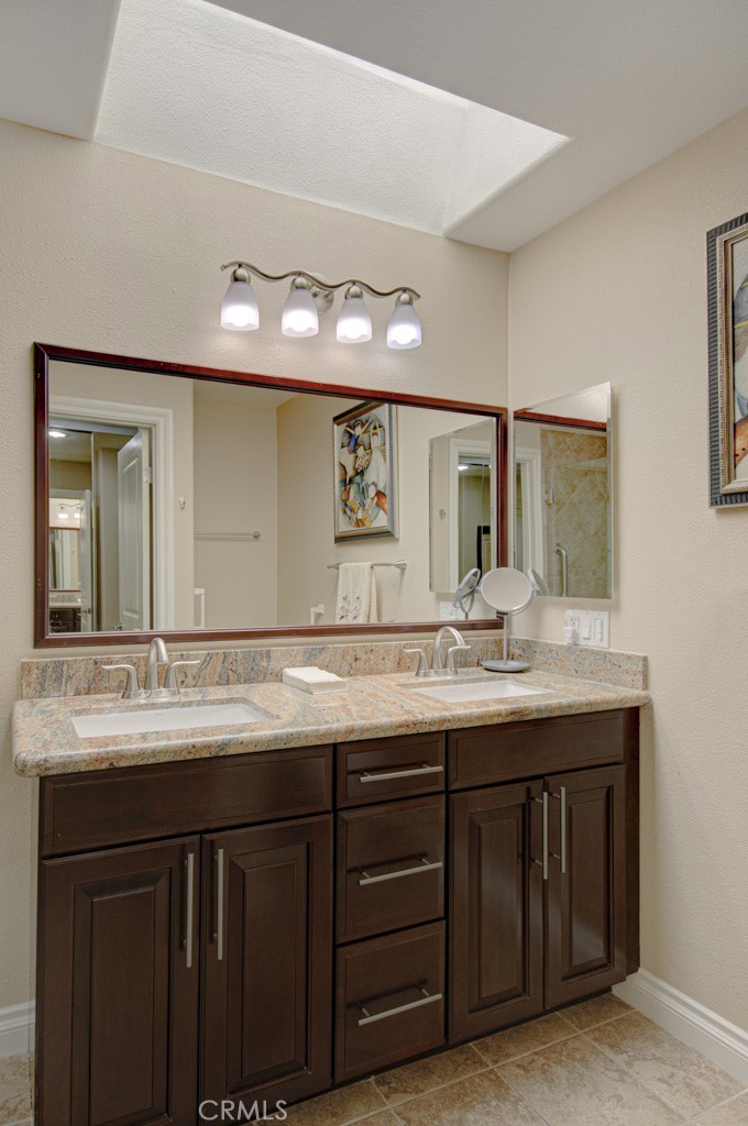 Right-side bathroom. - 5516 Paseo Del Lago W A, Laguna Woods CA 92637 - photo 18