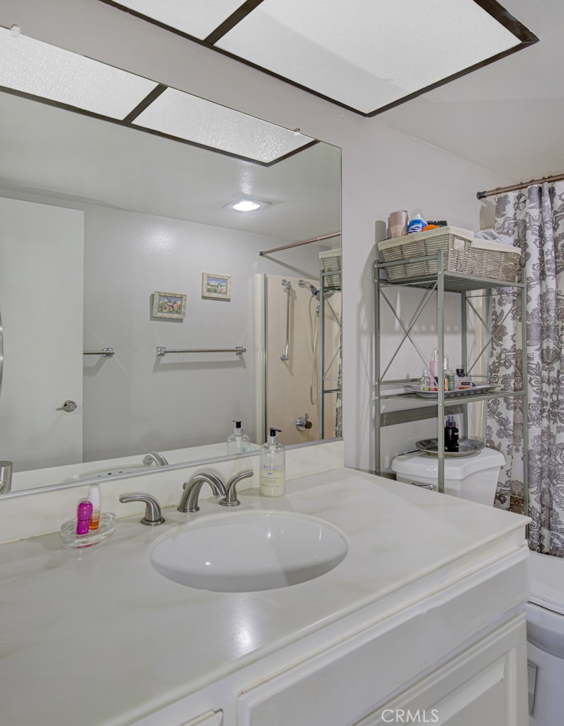 Primary bath - 5531 Via La Mesa O, Laguna Woods CA 92637 - photo 19
