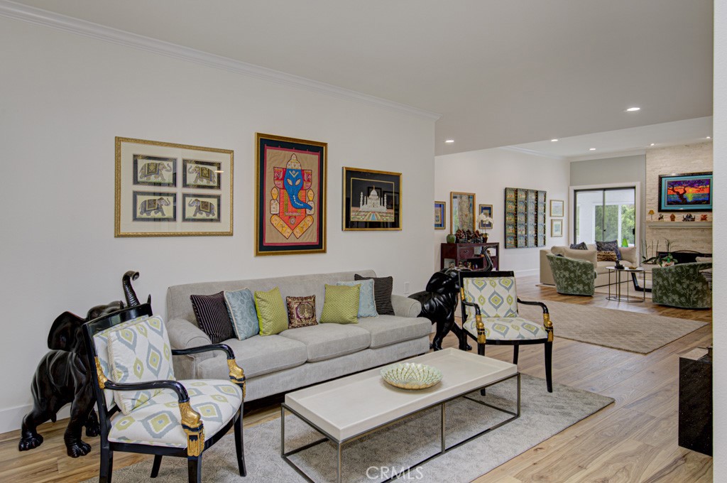 Entry foyer. Living room can be seen in background. - 5553 Rayo Del Sol B, Laguna Woods CA 92637 - photo 5