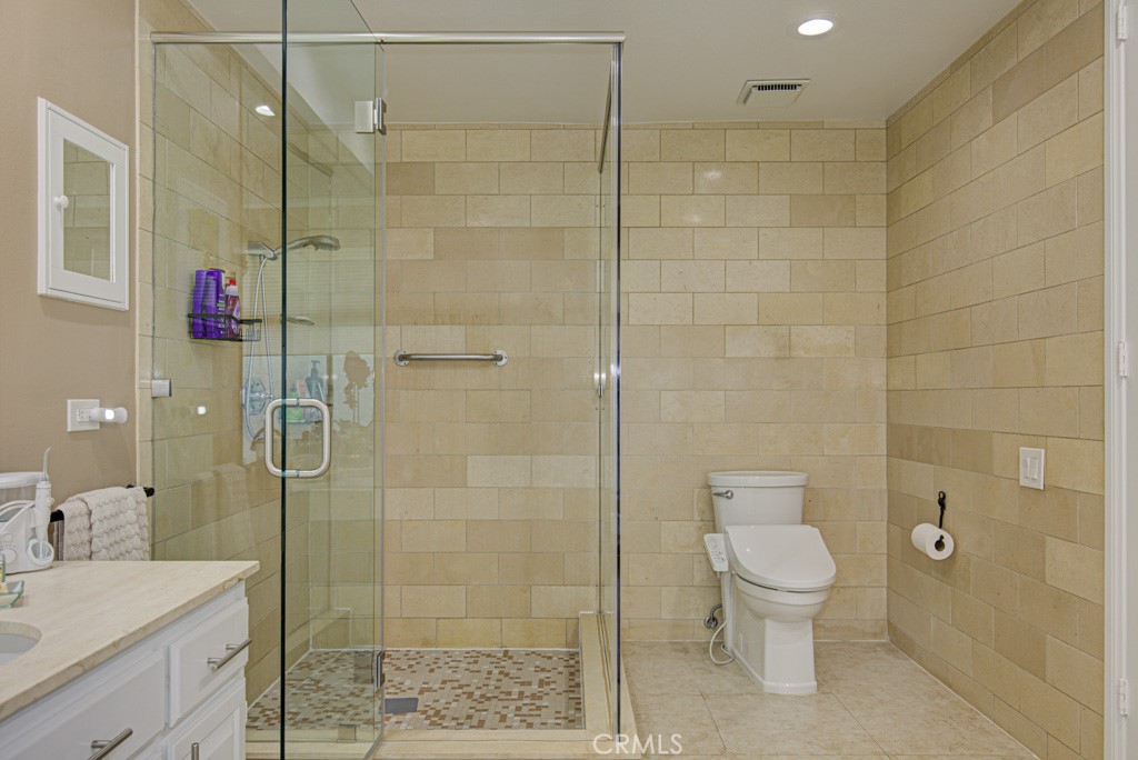 Oversized shower in primary bathroom. - 5553 Rayo Del Sol B, Laguna Woods CA 92637 - photo 31