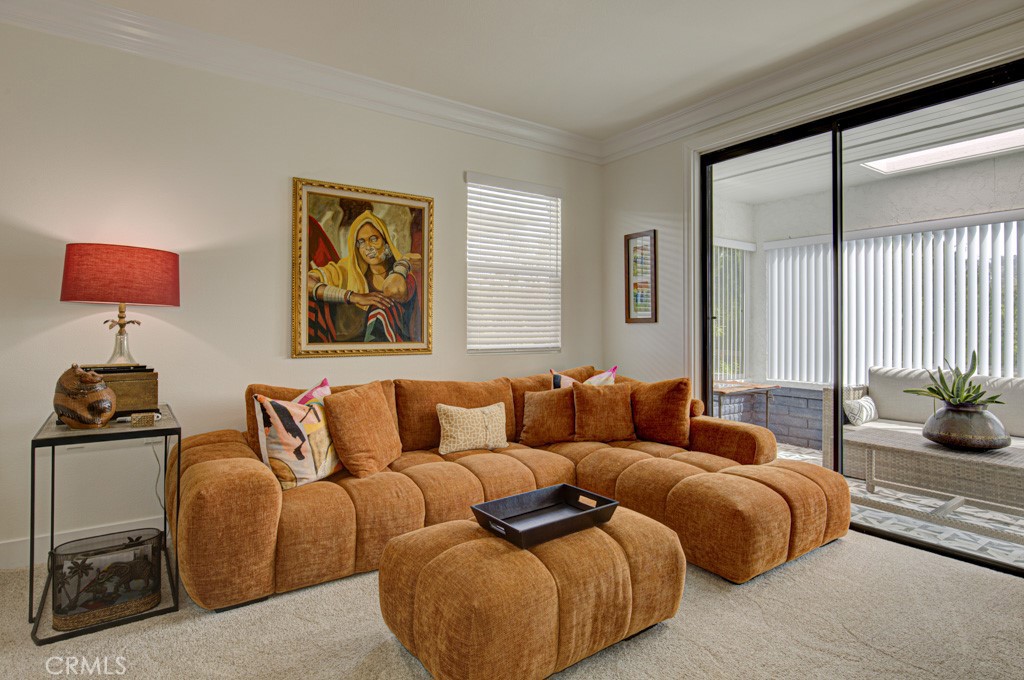 Either of the guest bedrooms could serve as a workout/yoga room, arts and crafts studio and home office. This bedroom fe - 5553 Rayo Del Sol B, Laguna Woods CA 92637 - photo 34