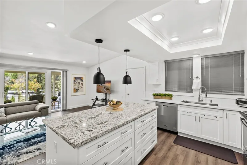 56 Calle Cadiz O, Laguna Woods, CA 92637