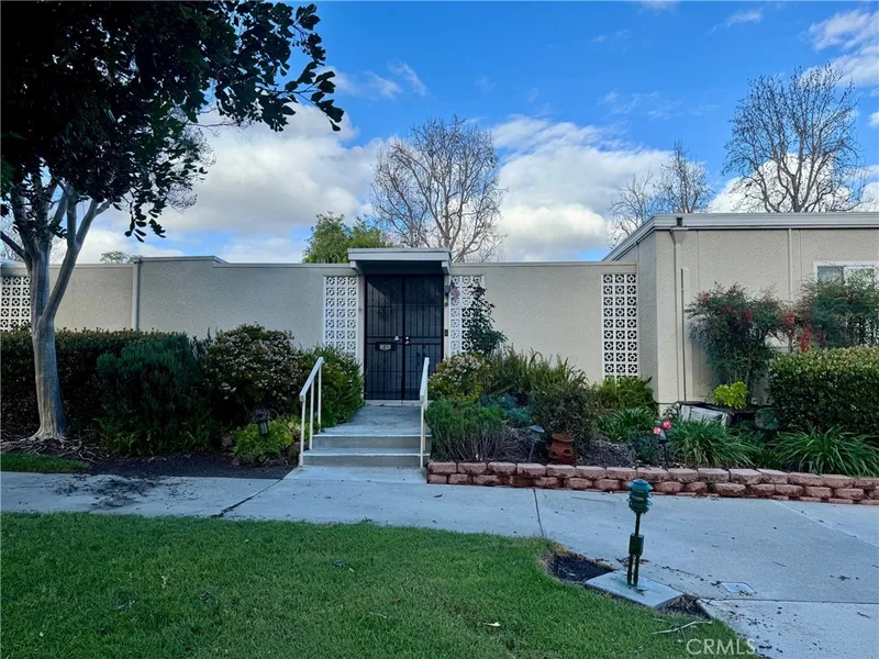 589 Avenida Majorca C, Laguna Woods, CA 92637