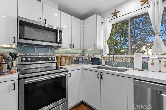 591 Avenida Majorca O, Laguna Woods CA 92673 - photo 2