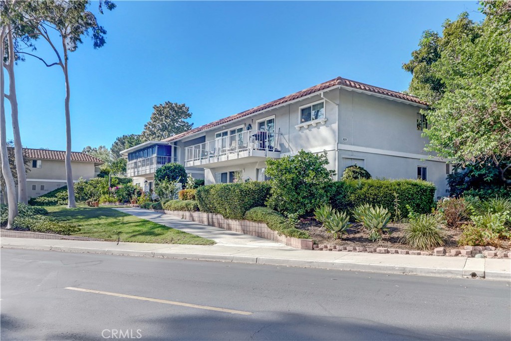 621 Avenida Sevilla N, Laguna Woods CA 92637 - photo 3
