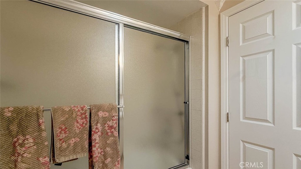 TUB IN THE HALL BATHROOM - 633 Avenida Sevilla O, Laguna Woods CA 92637 - photo 38