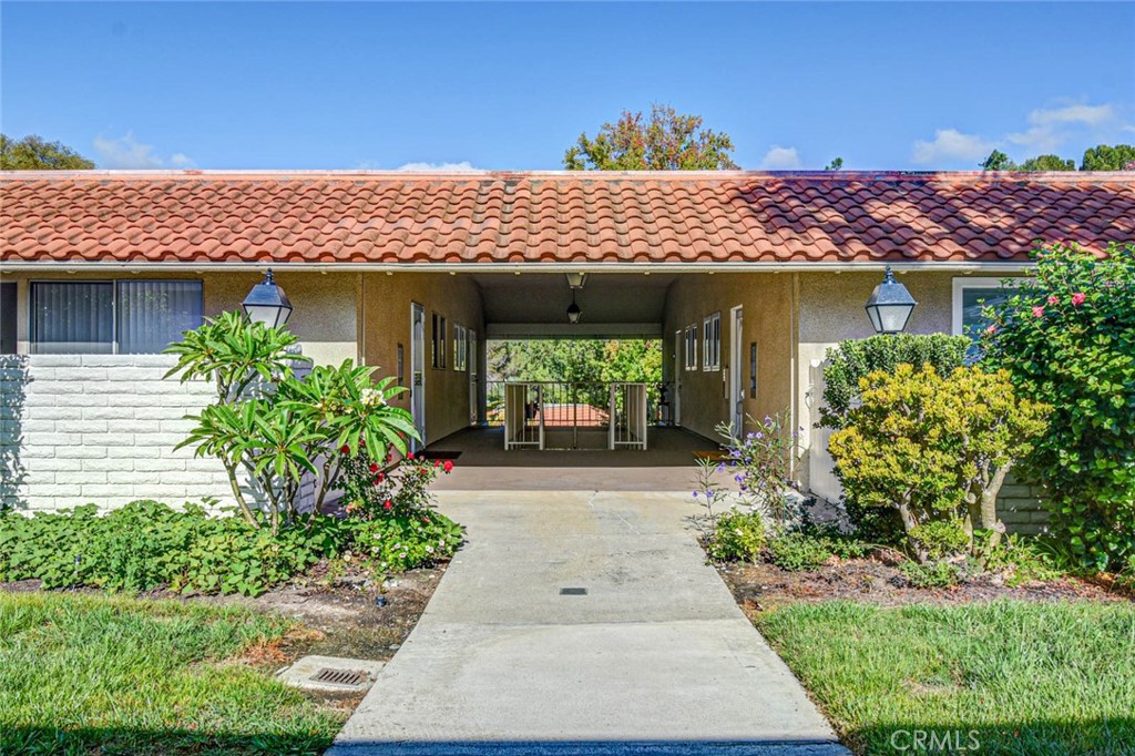 SIDEWALK TO CARPORT - 633 Avenida Sevilla O, Laguna Woods CA 92637 - photo 56