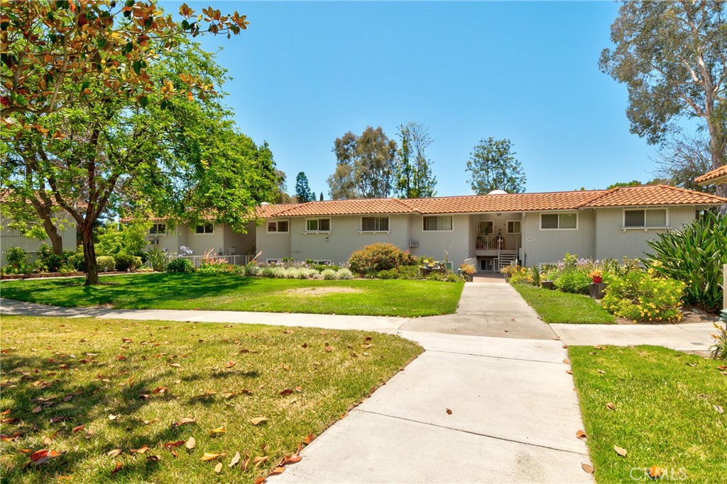 635 Avenida Sevilla D, Laguna Woods CA 92637 - photo 2
