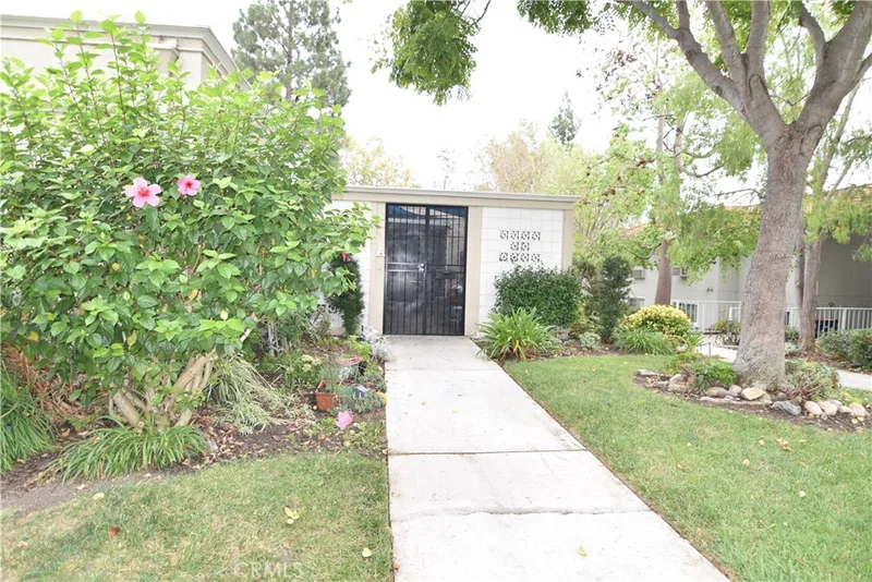 675 via Alhambra A, Laguna Woods, CA 92637