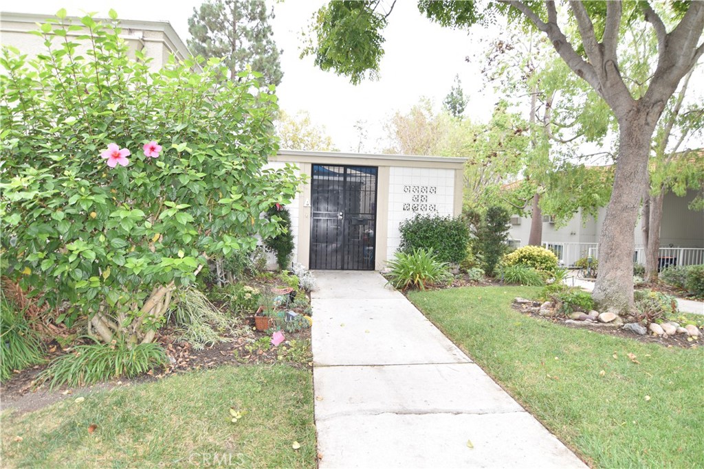 675 via Alhambra A, Laguna Woods CA 92637 - photo 1